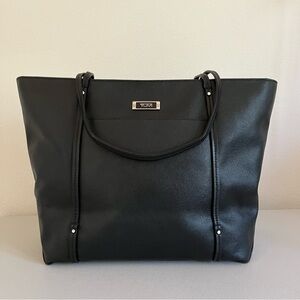 Tumi Sinclair Q Tote in Black
